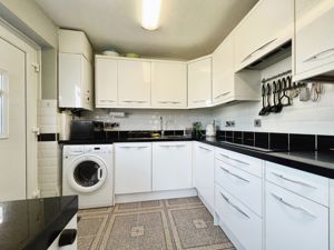 Kitchen- click for photo gallery